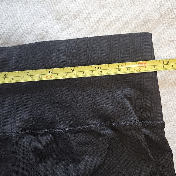 ATHLETA Black White Gray‎ Intarsia Knit Seamless Active Gym Leggings Size Medium - Picture 9 of 10